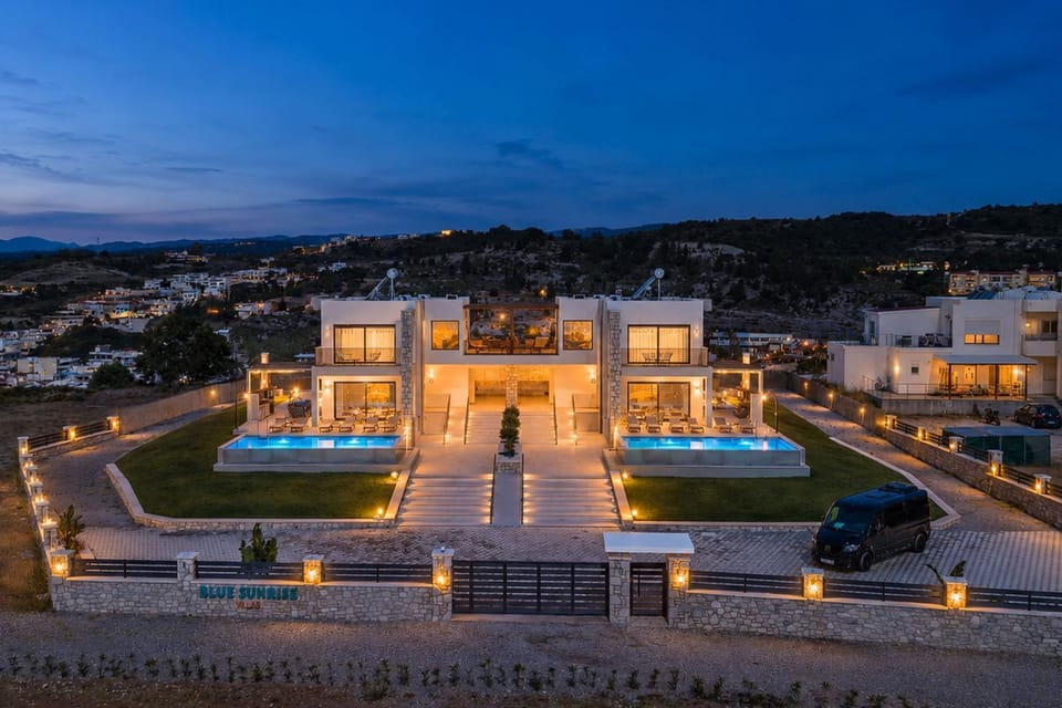 Property building, Night, Natural landscape, Bird's eye view, Pool view, Swimming pool, sunbed