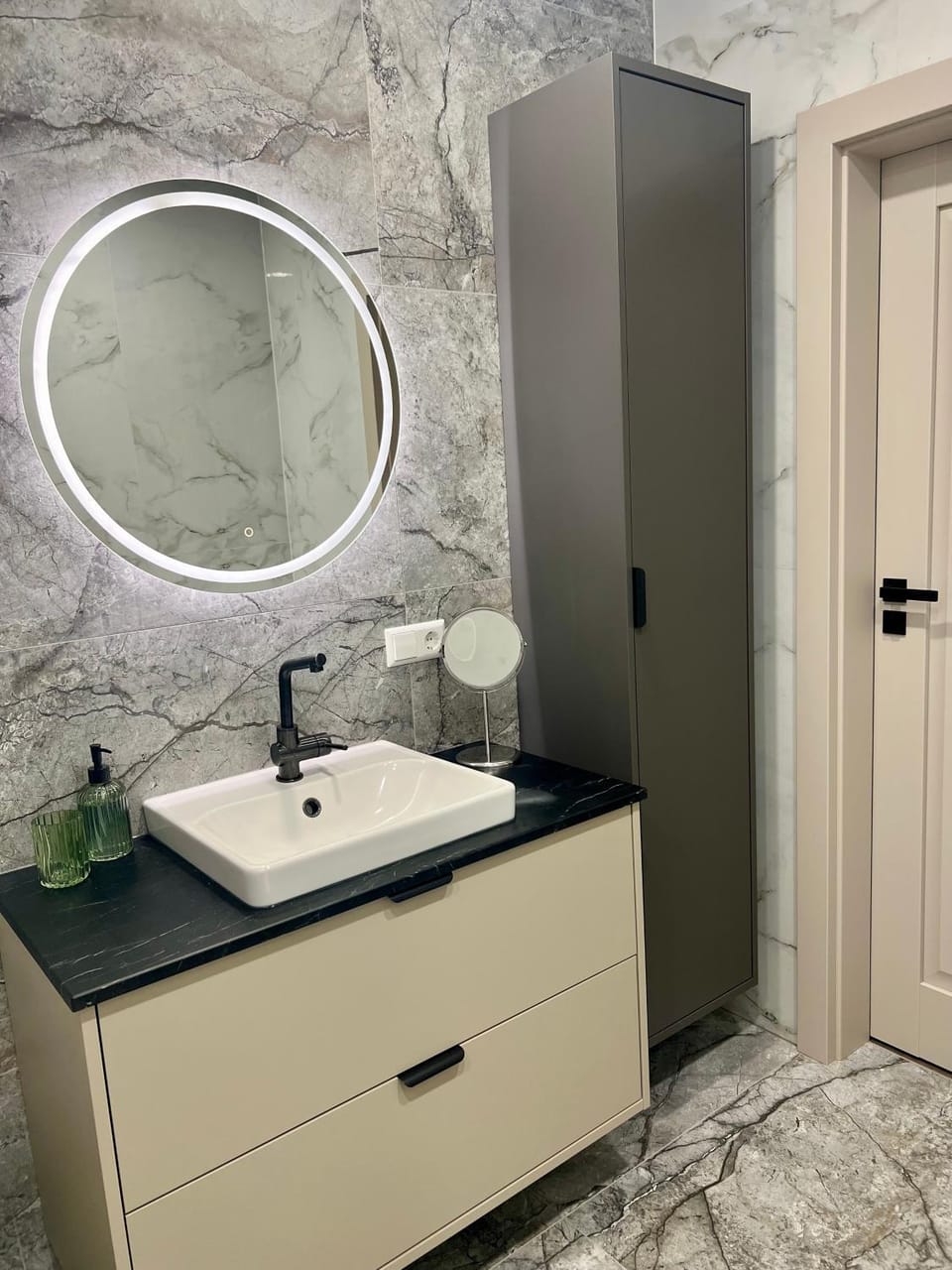 Bathroom, wardrobe