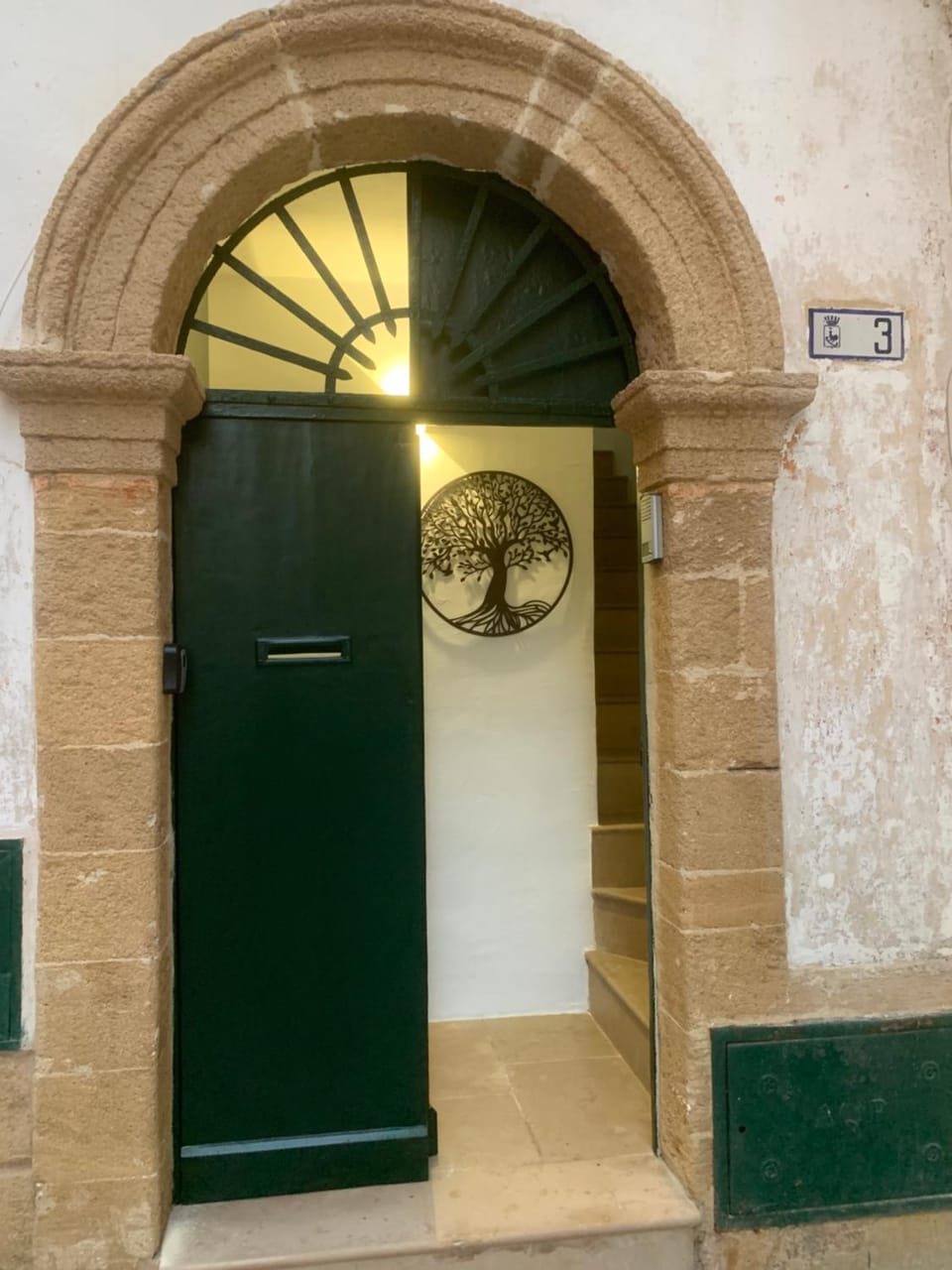 Facade/entrance
