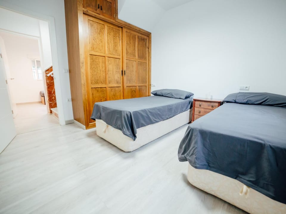 Bed, Photo of the whole room, Bedroom, wardrobe