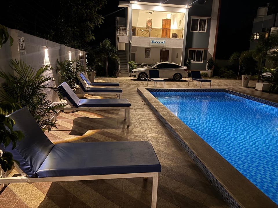 Property building, Swimming pool