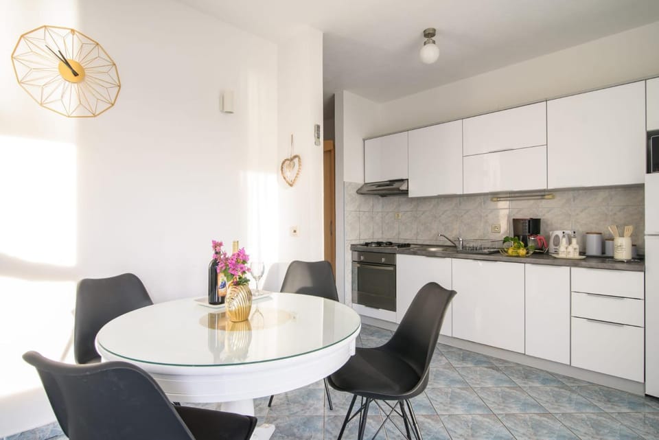 Apartmani Nela Apartment in Okrug Gornji