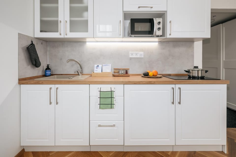 Kitchen or kitchenette, stove
