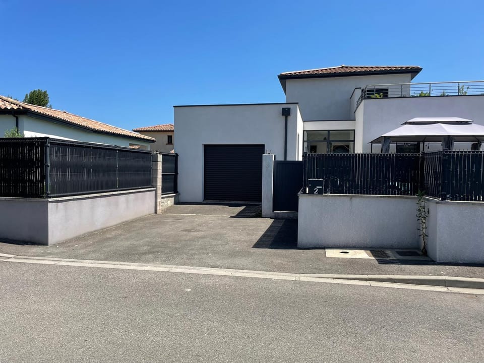 Property building, Parking