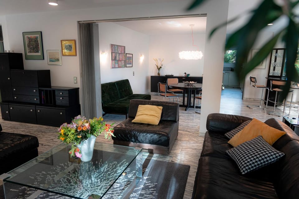Communal lounge/ TV room, Living room, Dining area