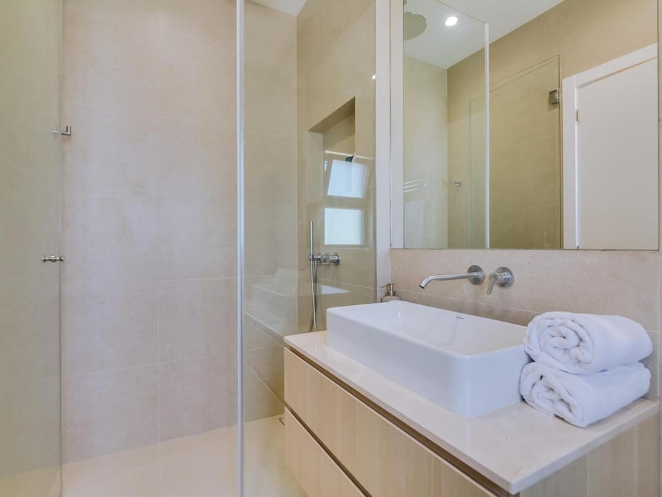 Shower, Bathroom, towels
