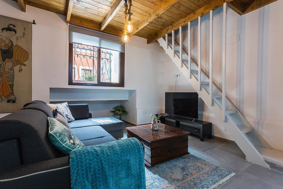 Communal lounge/ TV room, TV and multimedia, Living room, Evening entertainment