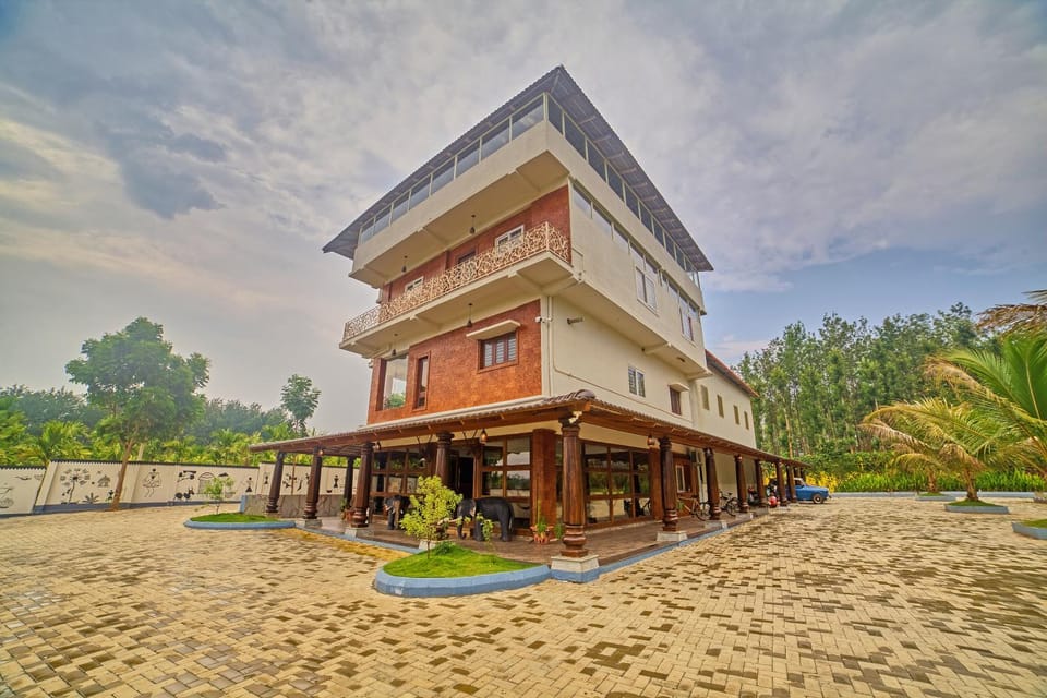 Property building, Facade/entrance, Lobby or reception