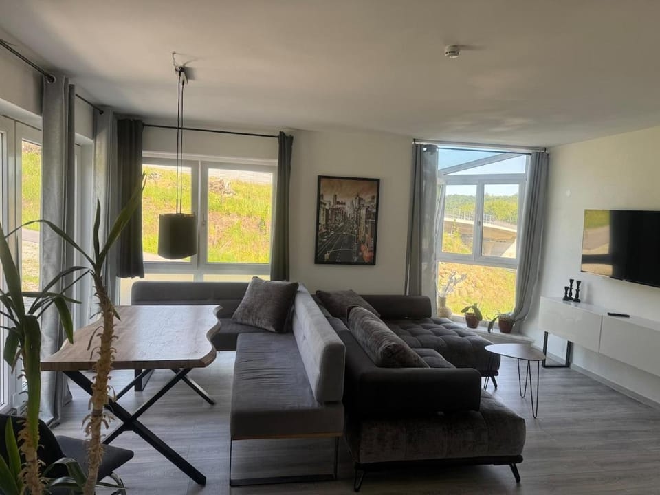 Communal lounge/ TV room, TV and multimedia, Living room
