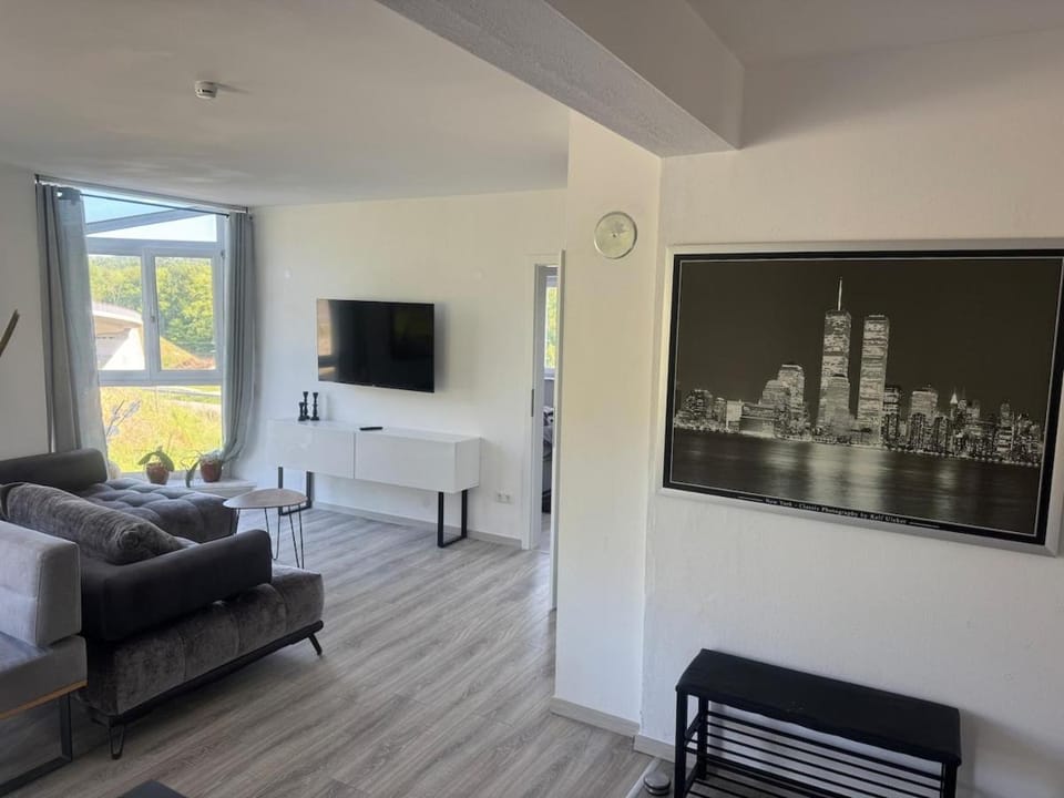 Communal lounge/ TV room, TV and multimedia, Living room