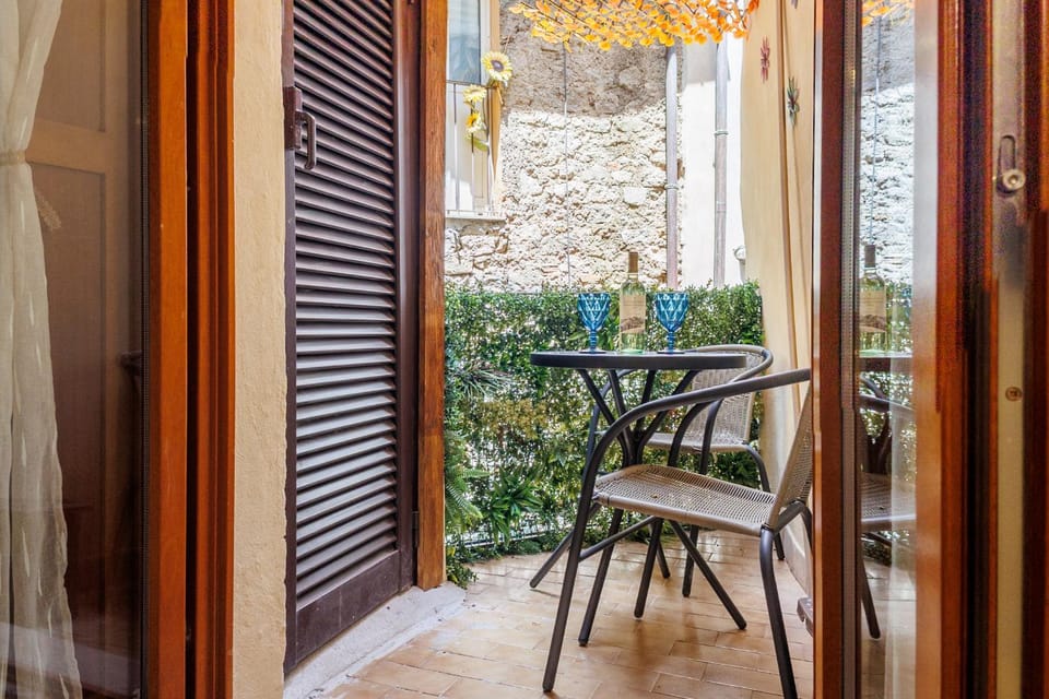 View (from property/room), Balcony/Terrace