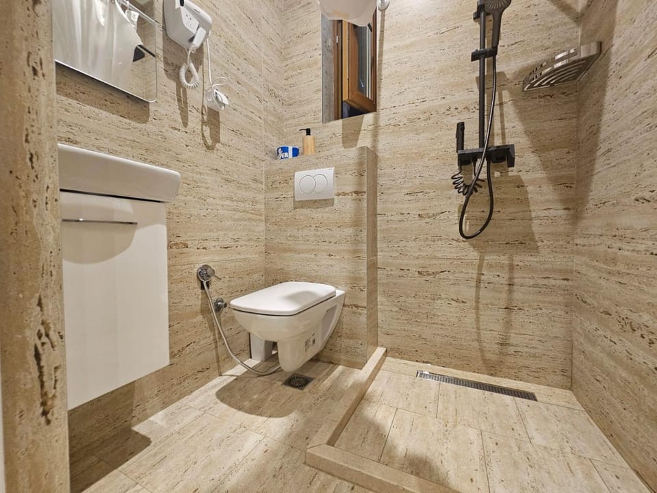 Shower, Toilet, Bathroom