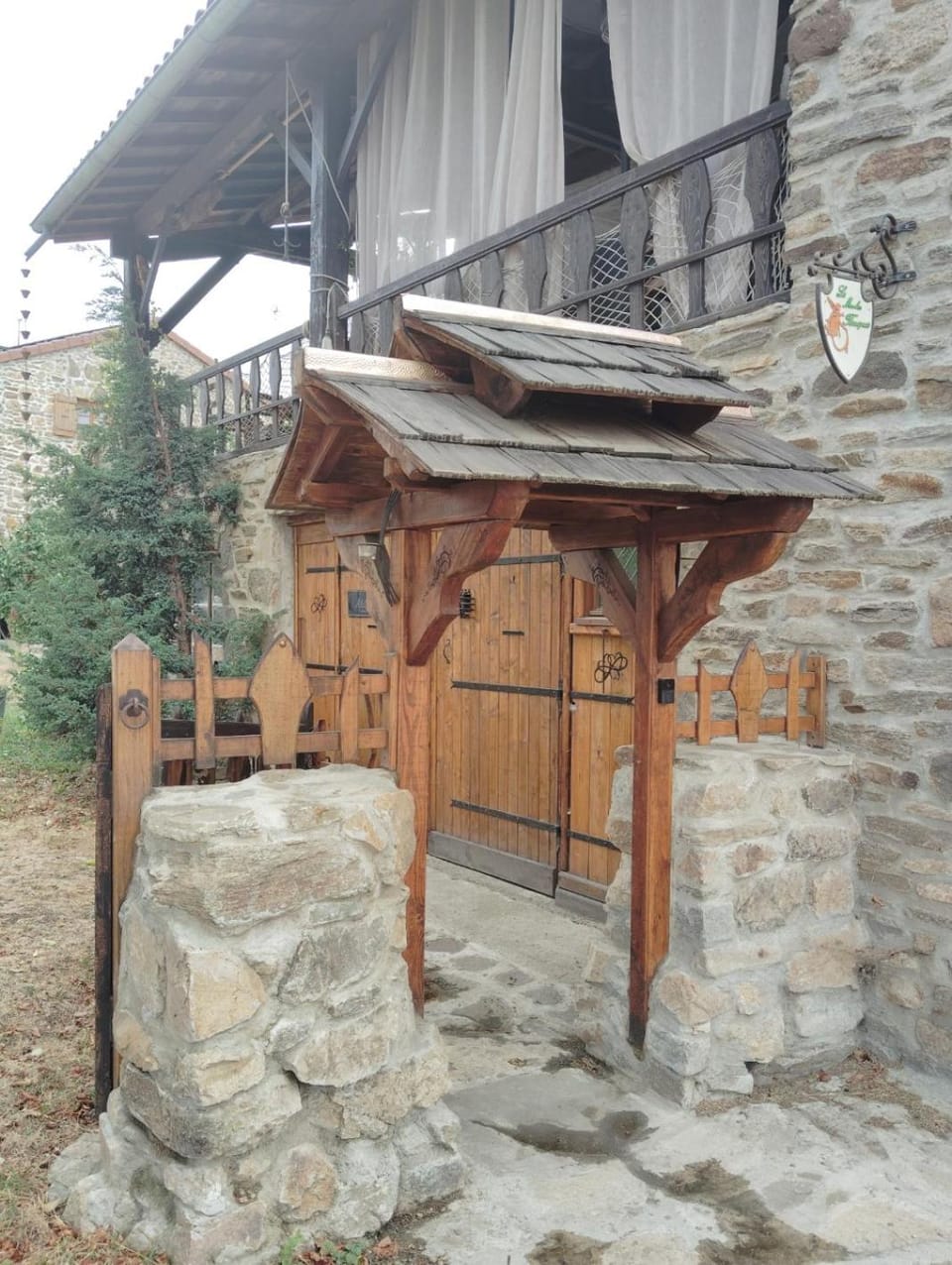 Facade/entrance