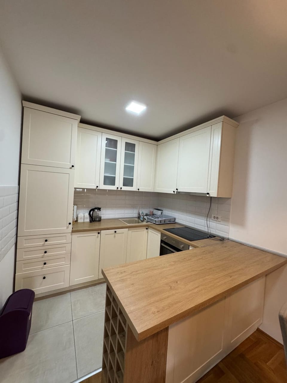 Kitchen or kitchenette, Dining area, dishwasher, minibar, stove