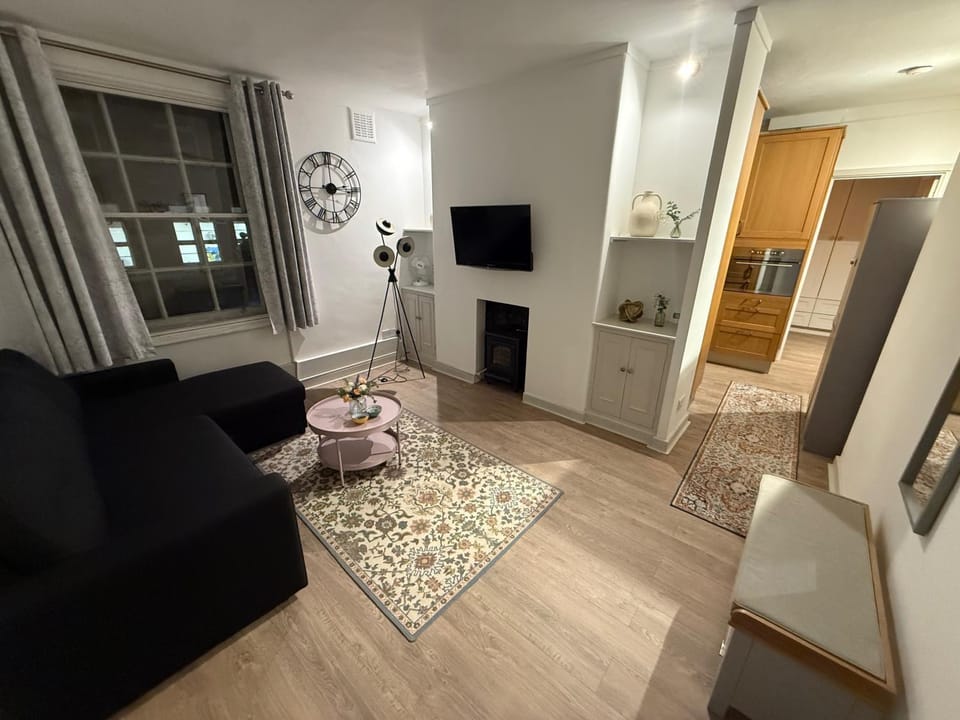 Covent Garden 1-Bed Apt Sleeps 4 7 min to Station Apartment in City of Westminster