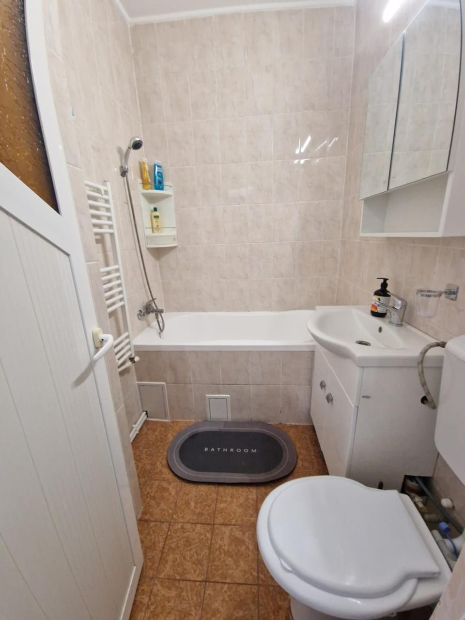 Garsoniera langa plaja 3 Papuci Apartment in Constanta