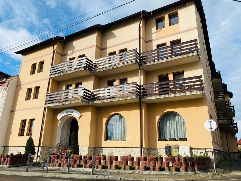 Property building, Facade/entrance, Day, View (from property/room)