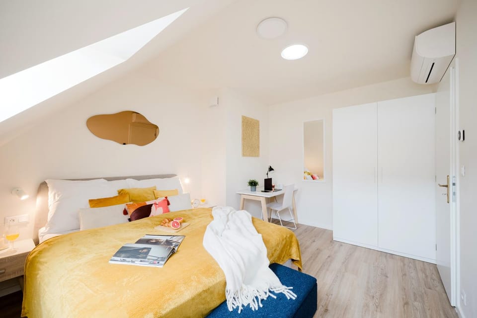 Bed, Photo of the whole room, Bedroom, air conditioner