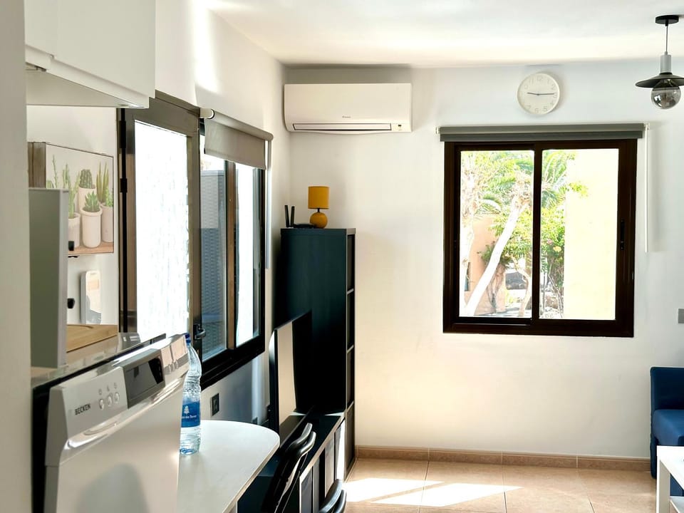 TV and multimedia, Living room, dishwasher, air conditioner, air conditioner
