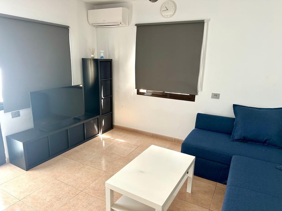 TV and multimedia, Living room, air conditioner, air conditioner
