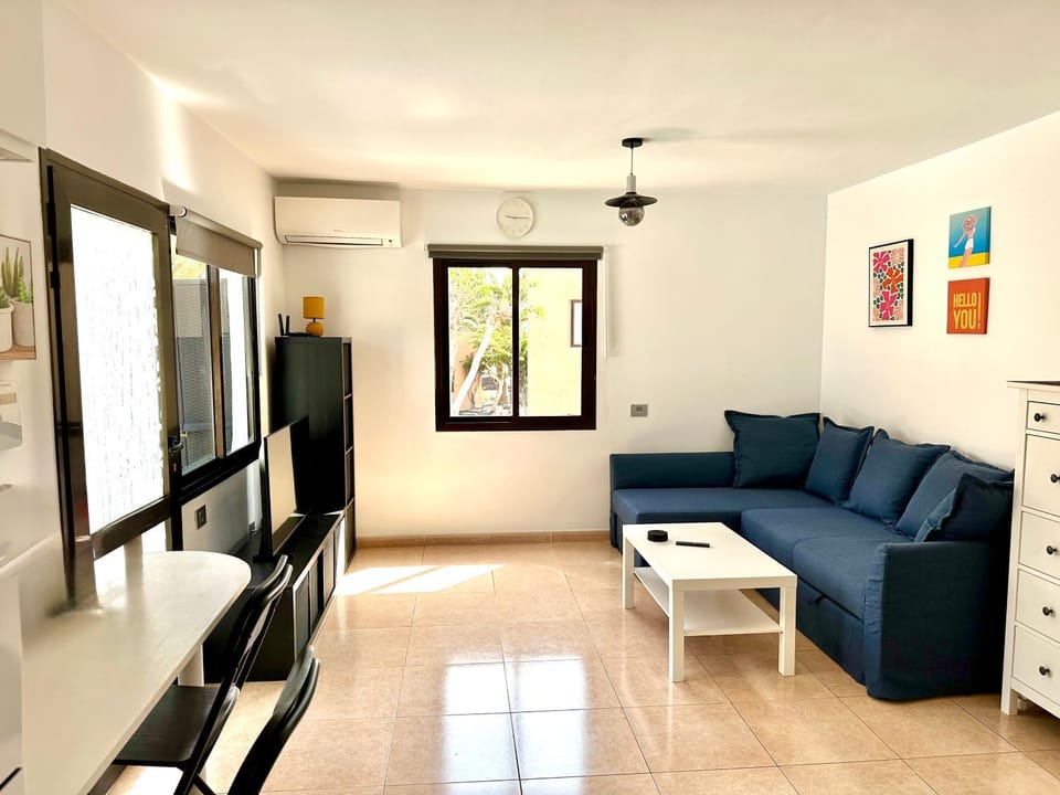 TV and multimedia, Living room, air conditioner, air conditioner