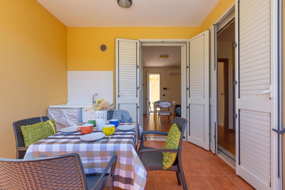Patio, Living room, Dining area