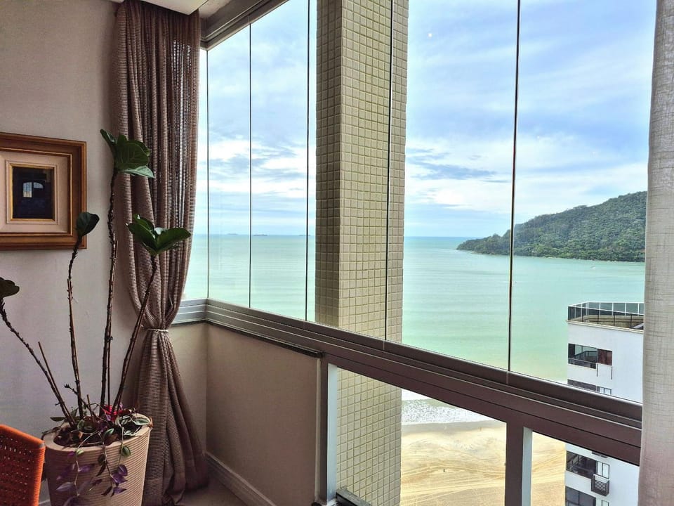 Coffee/tea facilities, Sea view
