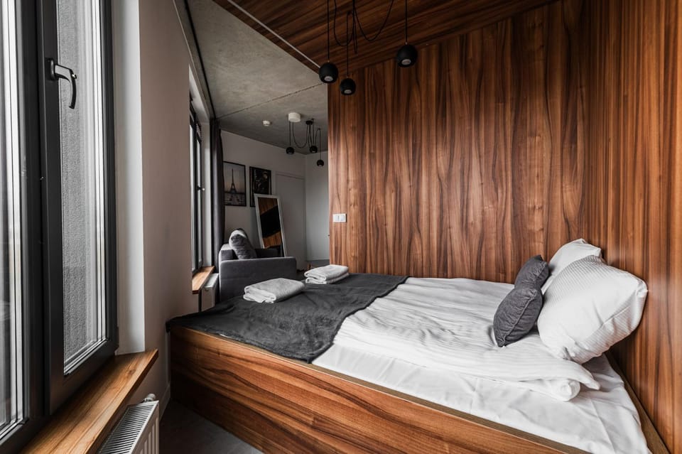 Bed, Photo of the whole room, towels