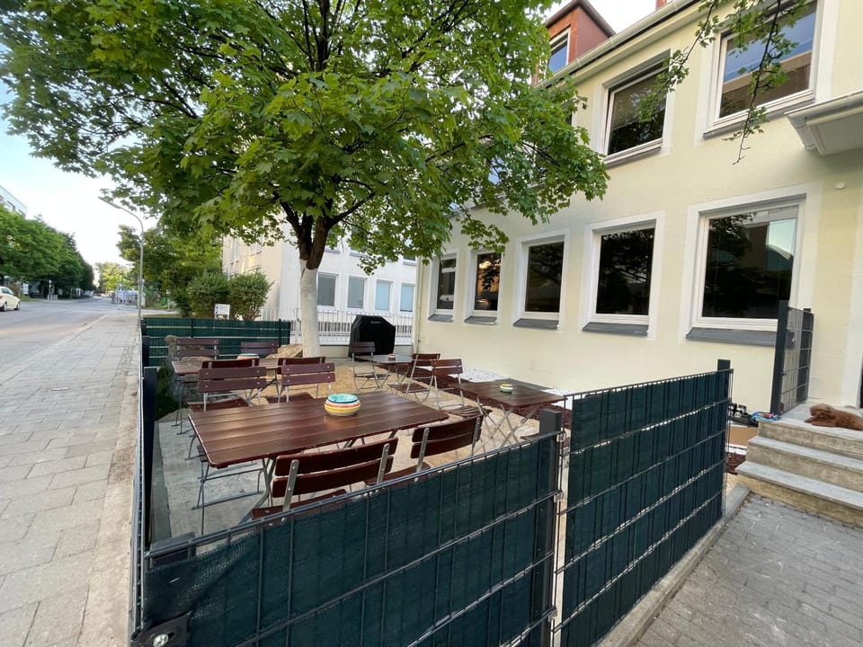 Property building, Garden, Street view