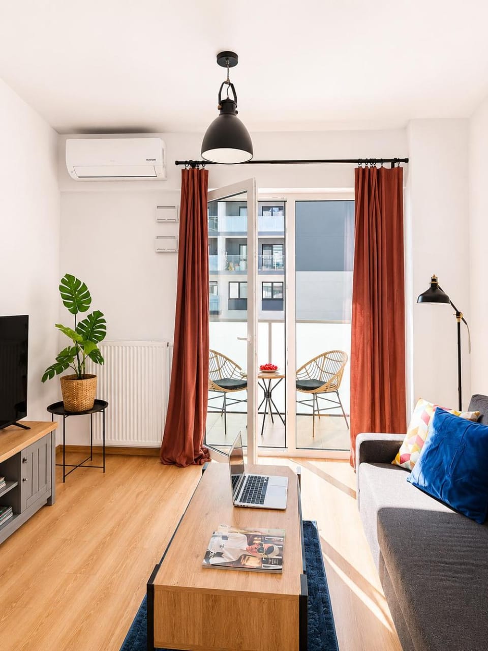 Living room, Seating area