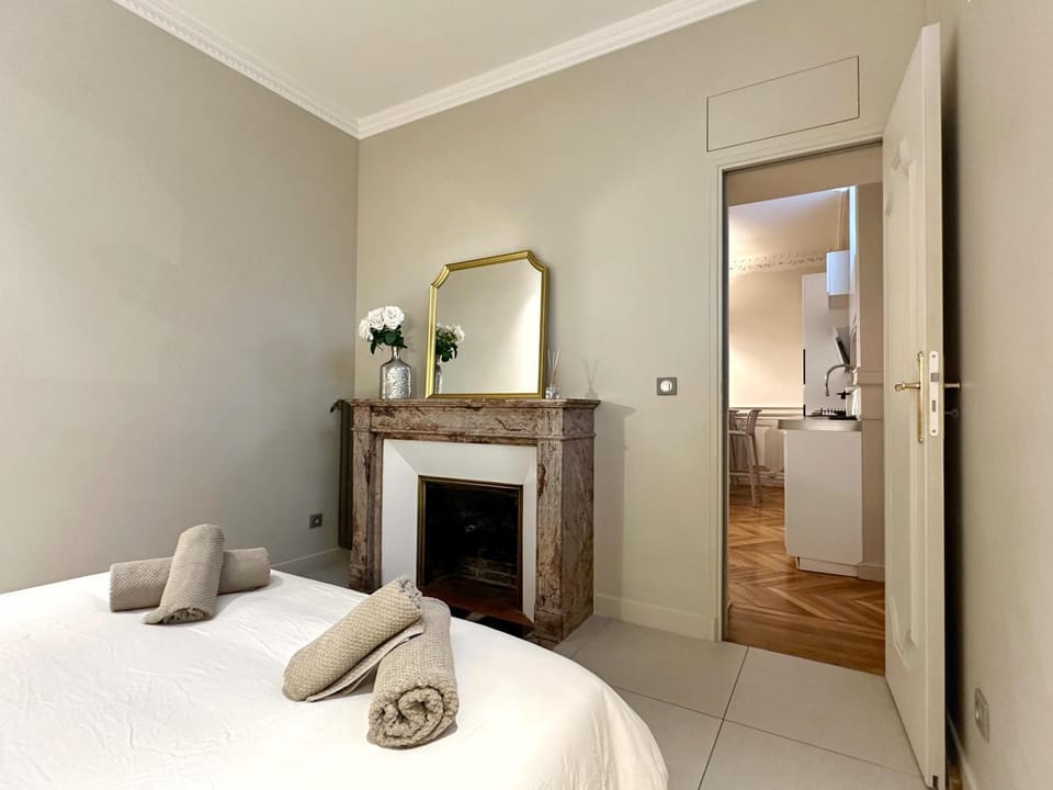 Celine 24 Le Flandrin Haussmann, Appart spacieux dans le 16e Apartment in Paris