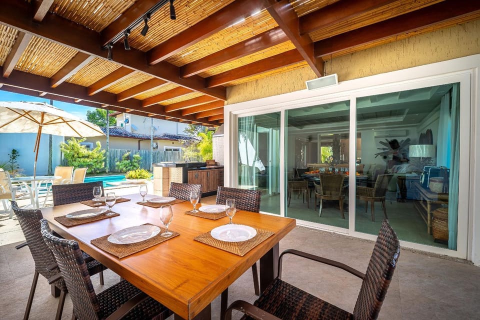 Seating area, Area and facilities