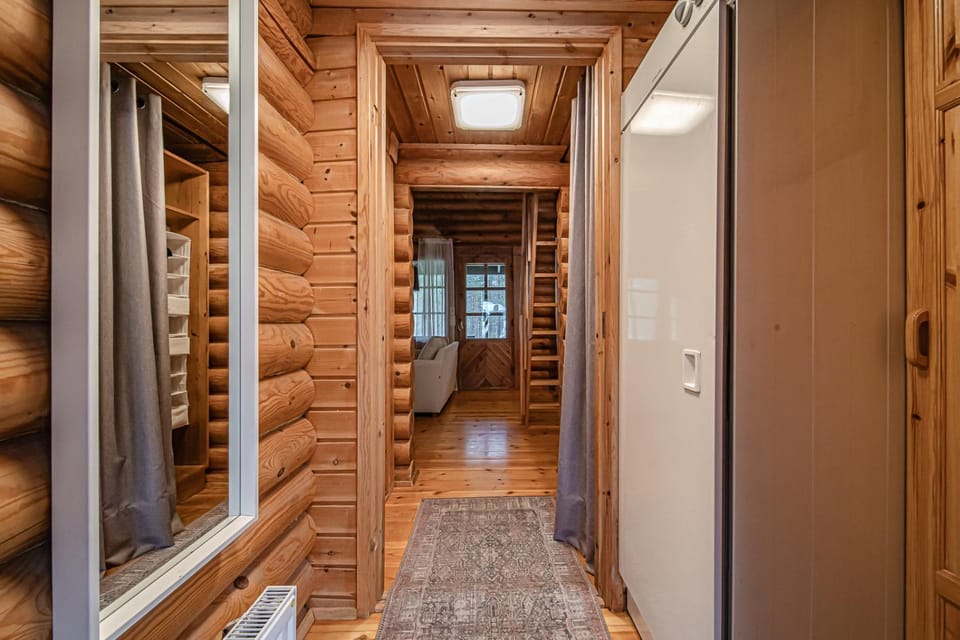 Photo of the whole room, heating, internet, pet friendly, wardrobe