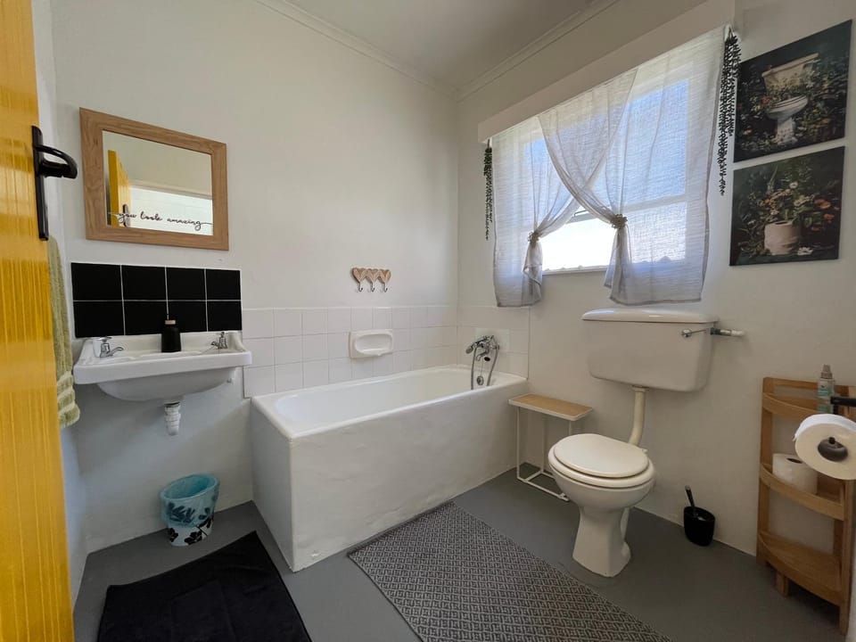 Toilet, Bathroom, Bath, towels