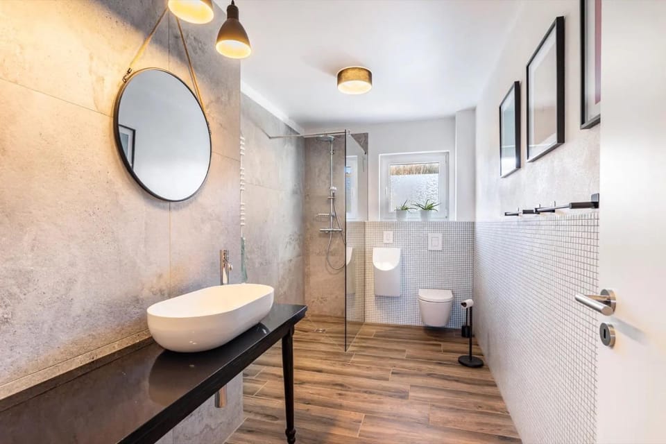 Bathroom, Living room