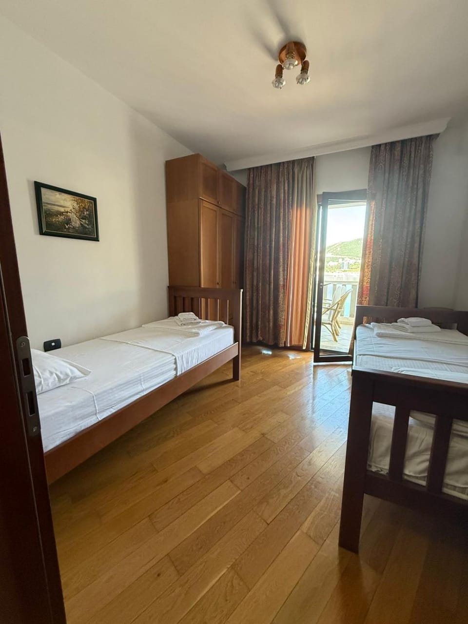Bed, Photo of the whole room