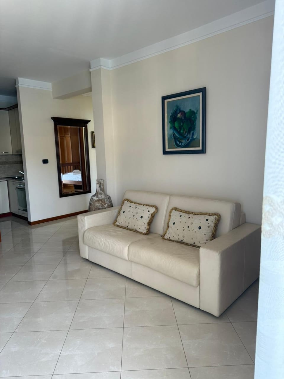 Kitchen or kitchenette, Living room, Seating area