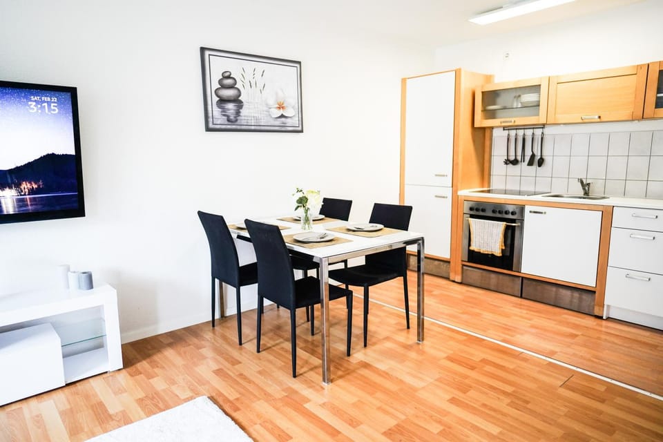Zentrale City Wohnung in Leimen Netflix, Küche und Boxspring-Komfort Apartment in Baden-Württemberg