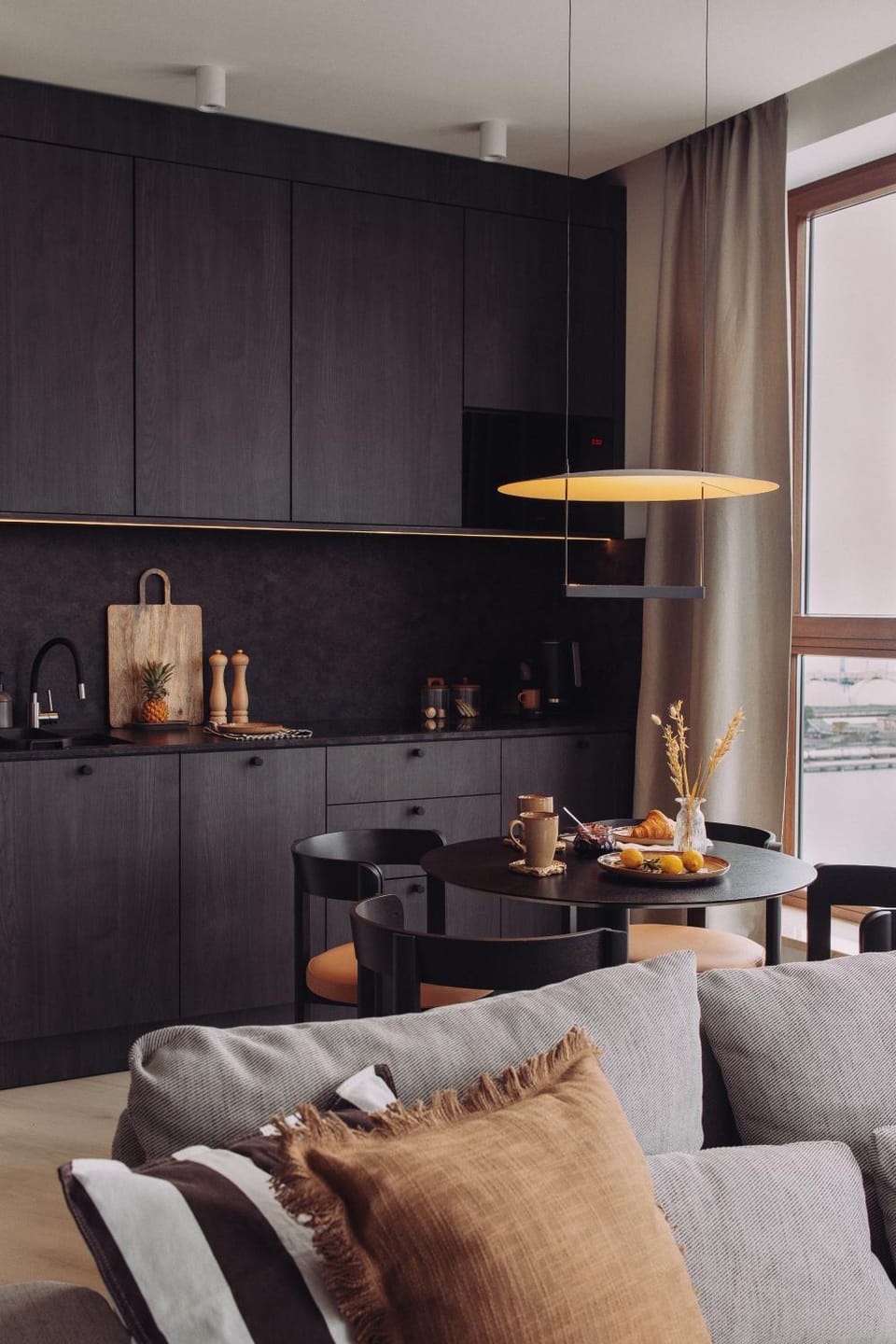 Coffee/tea facilities, Kitchen or kitchenette, microwave, stove, stove, kitchen, kitchen