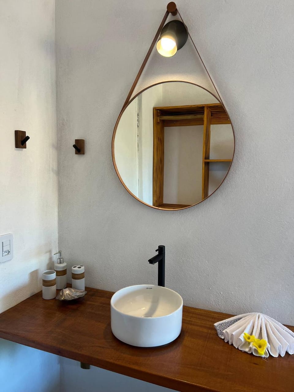 Toilet, Bathroom, Bedroom, towels