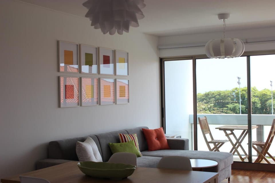 Day, Living room