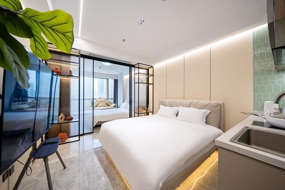 Weekend Homestay West Lujiazui Shanghai Hotel in Shanghai