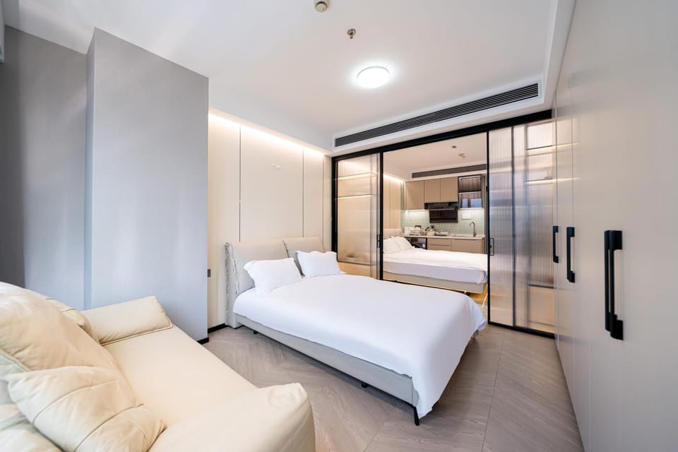 Weekend Homestay West Lujiazui Shanghai Hotel in Shanghai