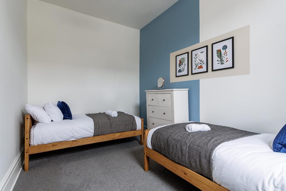 The Crew House Spacious 3BR for Workers & Groups House in Sunderland