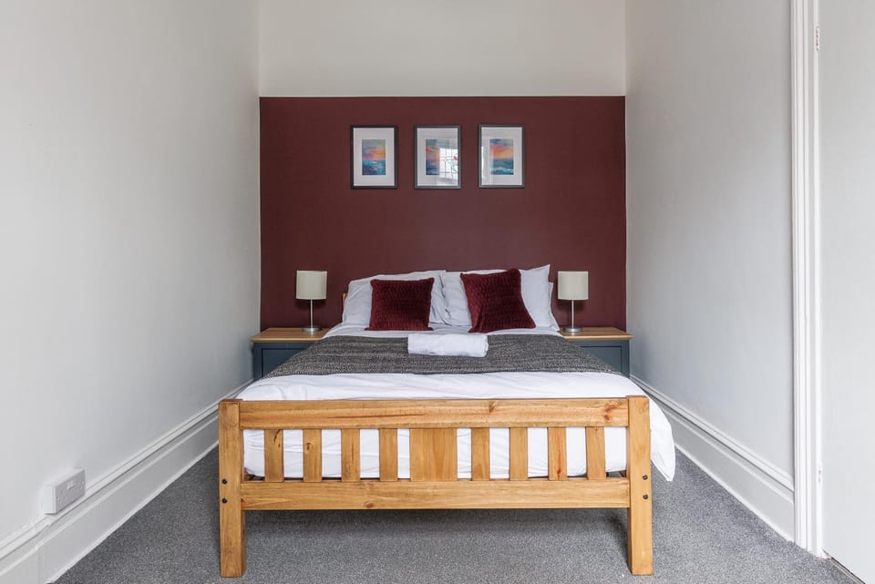 The Crew House Spacious 3BR for Workers & Groups House in Sunderland