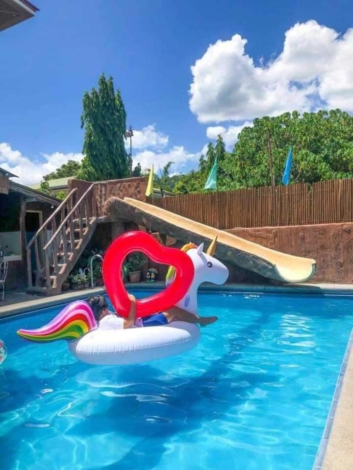 Pansol Playhouse Private Resort - fb Villa in Calamba