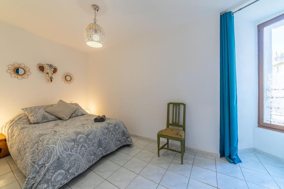 Elegant 2 bedrooms flat - 8mn walk from trainstation Apartment in Narbonne