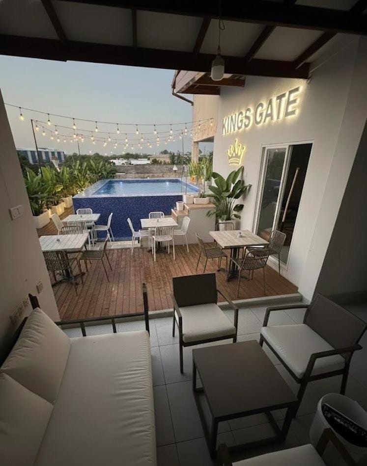 New Kings Gate Airport Transit Hotel Hotel in Negombo