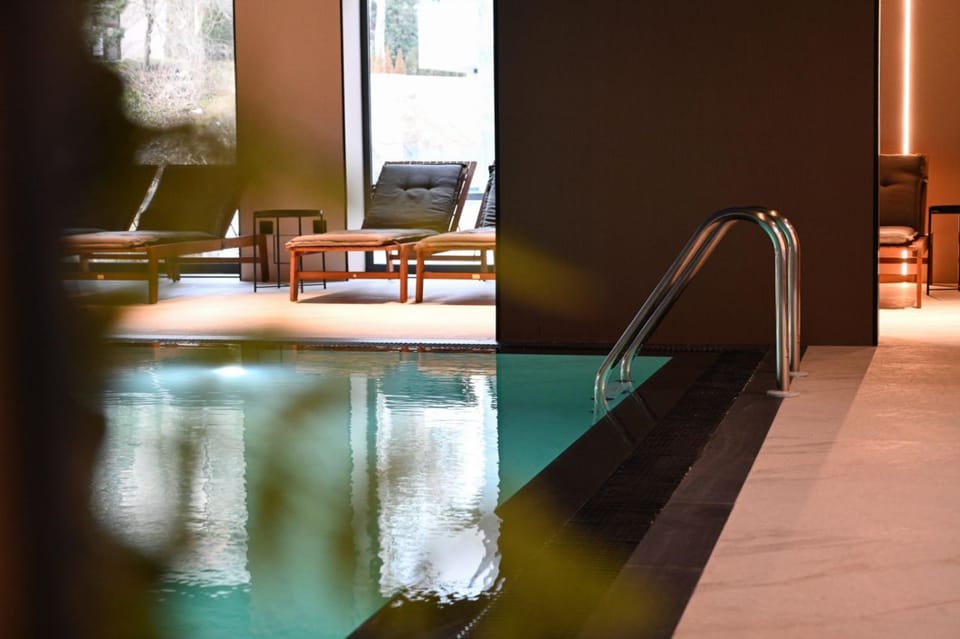 Swimming pool, Internal: Not applicable to any particular room