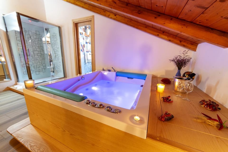 Hot Tub, Bath